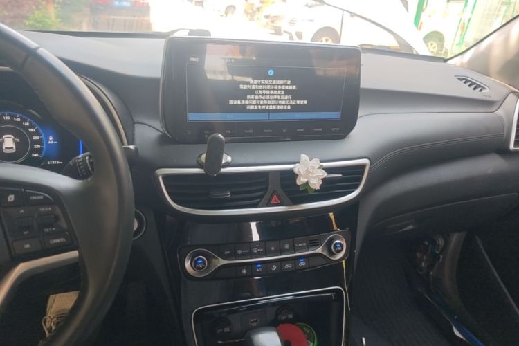 Used Hyundai Tucson 2020 280TGDi Two-Wheel-Drive GLS Fashion Edition China VI Standard Audio And AC Panel