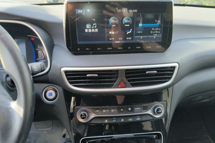 Used Hyundai Tucson 2020 280TGDi Two-Wheel-Drive GLS Fashion Edition China VI Standard Audio And AC Panel