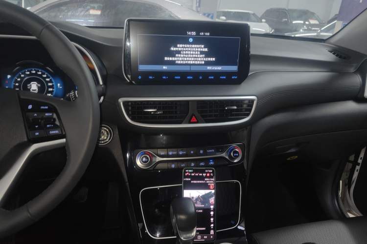 Used Hyundai Tucson 2020 280TGDi Two-Wheel-Drive GLS Fashion Edition China VI Standard Audio And AC Panel