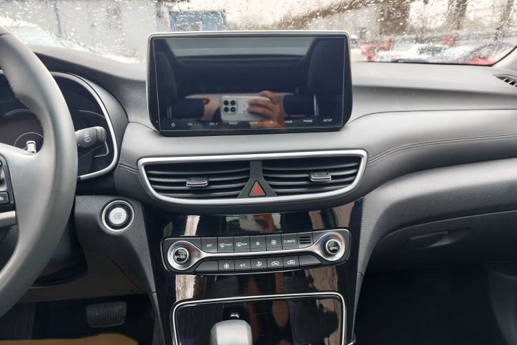 Used Hyundai Tucson 2020 280TGDi Two-Wheel-Drive GLS Fashion Edition China VI Standard Audio And AC Panel