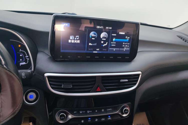 Used Hyundai Tucson 2020 280TGDi Two-Wheel-Drive GLS Fashion Edition China VI Standard Audio And AC Panel