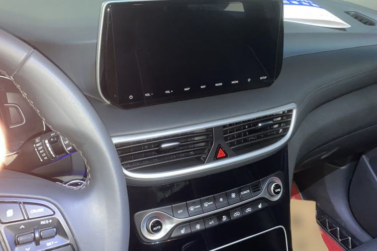 Used Hyundai Tucson 2020 280TGDi Two-Wheel-Drive GLS Smart Connectivity Version China VI Standard Audio And AC Panel