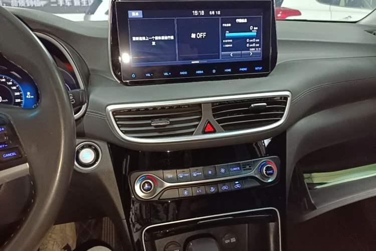 Used Hyundai Tucson 2020 280TGDi Two-Wheel-Drive GLS Fashion Edition China VI Standard Audio And AC Panel
