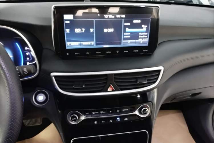 Used Hyundai Tucson 2020 280TGDi Two-Wheel-Drive GLS Fashion Edition China VI Standard Audio And AC Panel