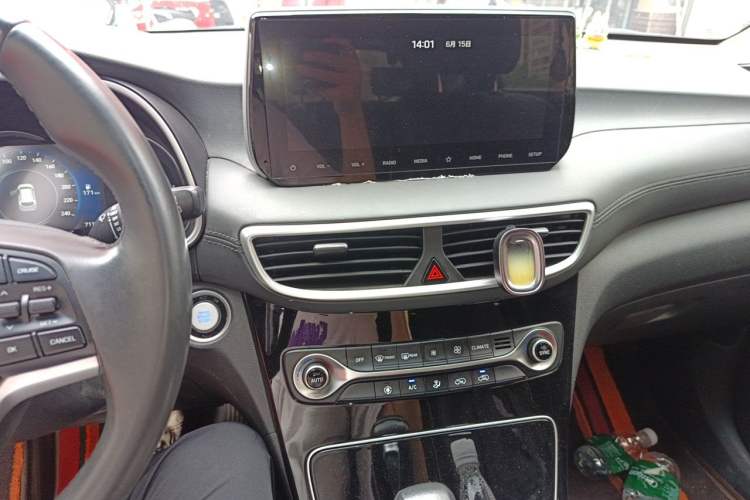 Used Hyundai Tucson 2020 280TGDi Two-Wheel-Drive GLS Fashion Edition China VI Standard Audio And AC Panel