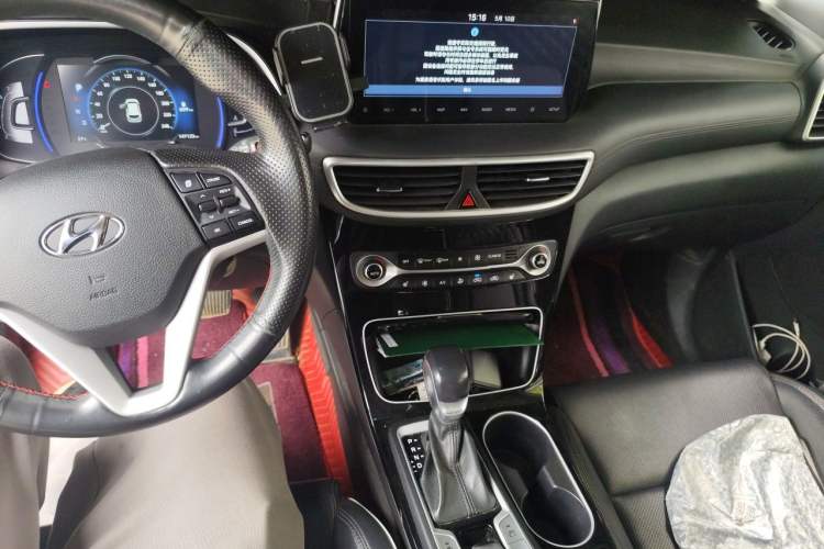 Used Hyundai Tucson 2020 280TGDi Two-Wheel-Drive GLS Smart Connectivity Version China VI Standard Audio And AC Panel