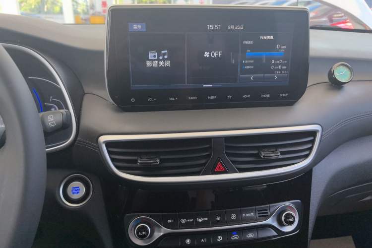 Used Hyundai Tucson 2020 280TGDi Two-Wheel-Drive GLS Fashion Edition China VI Standard Audio And AC Panel