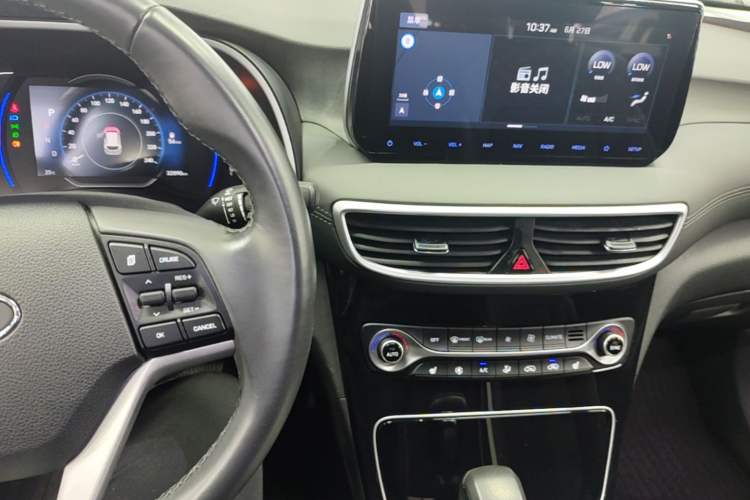 Used Hyundai Tucson 2020 280TGDi Two-Wheel-Drive GLS Smart Connectivity Version China VI Standard Audio And AC Panel