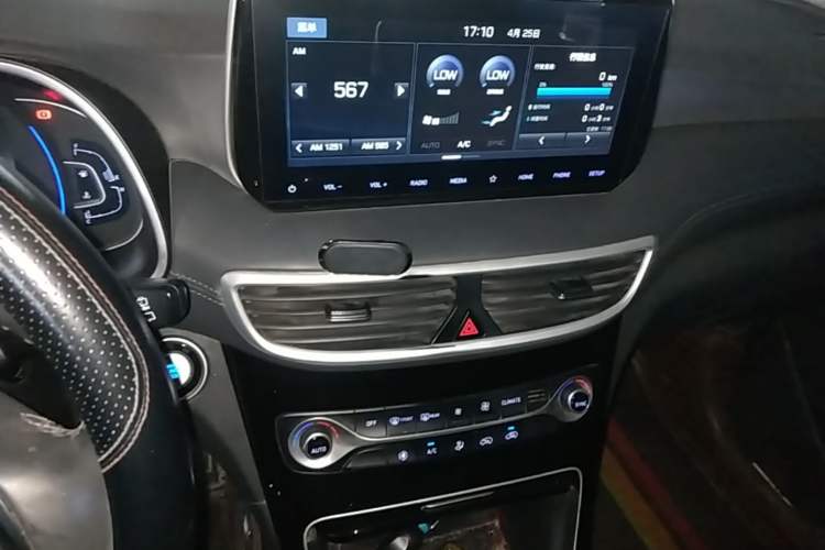 Used Hyundai Tucson 2020 280TGDi Two-Wheel-Drive GLS Fashion Edition China VI Standard Audio And AC Panel