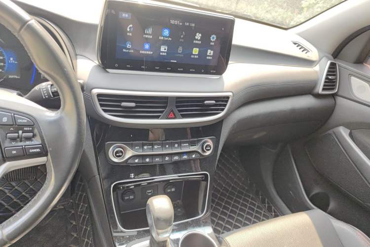 Used Hyundai Tucson 2020 280TGDi Dual-Clutch Two-Wheel Drive Smart Edition Emission Standard China V Audio And AC Panel