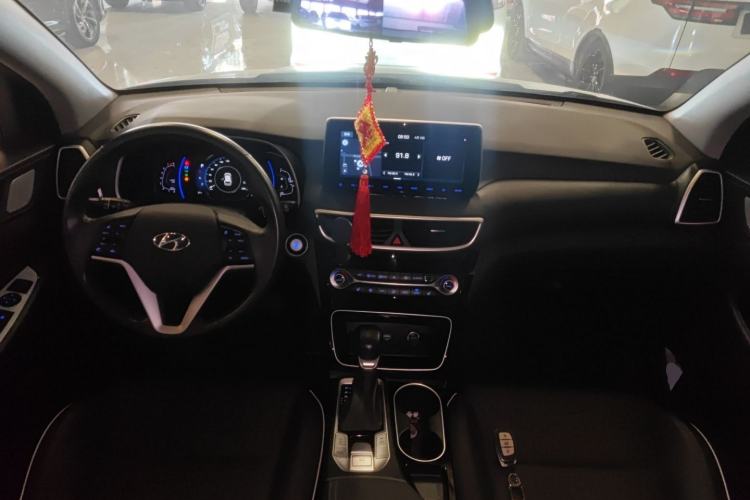Used Hyundai Tucson 2020 280TGDi Two-Wheel-Drive GLS Smart Connectivity Version China VI Standard Center Console