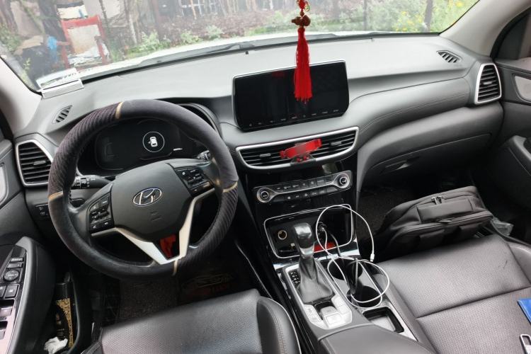 Used Hyundai Tucson 2020 280TGDi Dual-Clutch Two-Wheel Drive Fashion Edition China V Standard Center Console