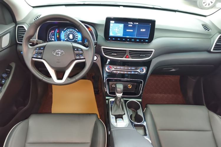 Used Hyundai Tucson 2020 280TGDi Two-Wheel-Drive GLS Smart Connectivity Version China VI Standard Center Console