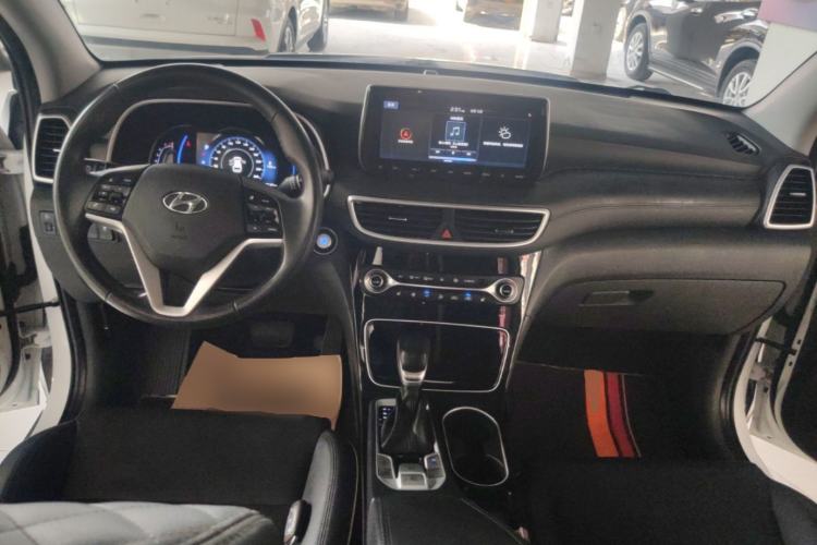 Used Hyundai Tucson 2020 280TGDi Two-Wheel-Drive GLS Smart Connectivity Version China VI Standard Center Console