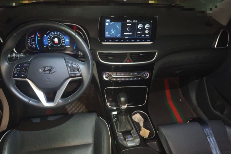 Used Hyundai Tucson 2020 280TGDi Two-Wheel-Drive GLS Smart Connectivity Version China VI Standard Center Console