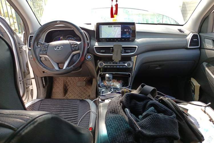 Used Hyundai Tucson 2020 280TGDi Two-Wheel-Drive GLS Smart Connectivity Version China VI Standard Center Console
