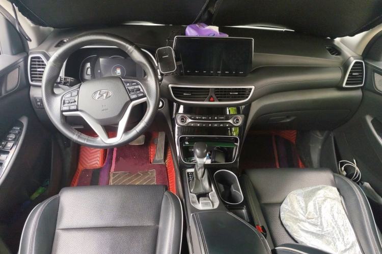 Used Hyundai Tucson 2020 280TGDi Two-Wheel-Drive GLS Smart Connectivity Version China VI Standard Center Console