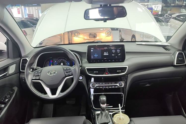 Used Hyundai Tucson 2020 280TGDi Two-Wheel-Drive GLS Smart Connectivity Version China VI Standard Center Console