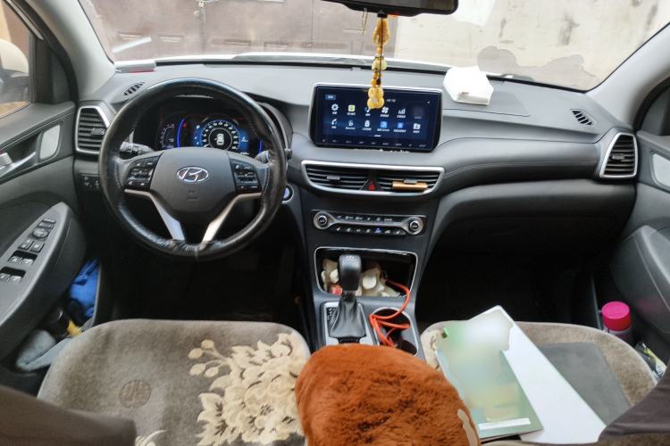 Used Hyundai Tucson 2020 280TGDi Two-Wheel-Drive GLS Smart Connectivity Version China VI Standard Center Console