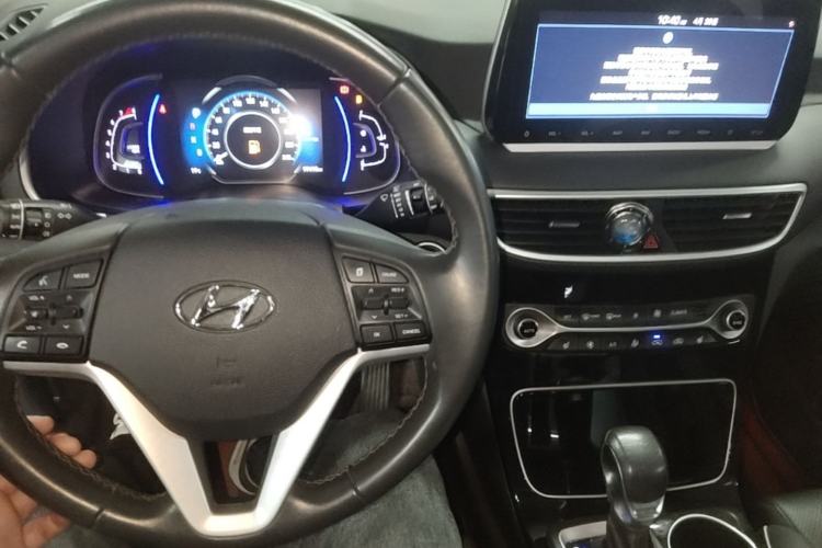 Used Hyundai Tucson 2020 280TGDi Two-Wheel-Drive GLS Smart Connectivity Version China VI Standard Center Console