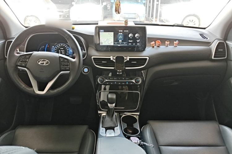 Used Hyundai Tucson 2020 280 TGDi Two-Wheel-Drive DLX Smart Enjoyment Version China VI Standard Center Console