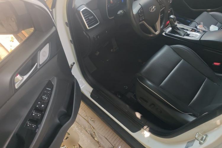Used Hyundai Tucson 2020 280TGDi Two-Wheel-Drive GLS Fashion Edition China VI Standard Driver Seat