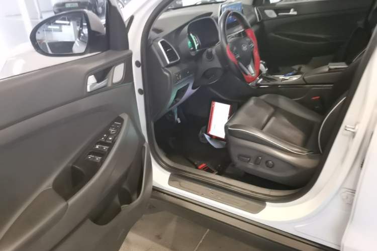 Used Hyundai Tucson 2020 280TGDi Two-Wheel-Drive GLS Smart Connectivity Version China VI Standard Driver Seat