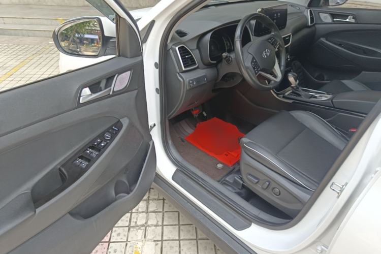 Used Hyundai Tucson 2020 280TGDi Two-Wheel-Drive GLS Fashion Edition China VI Standard Driver Seat