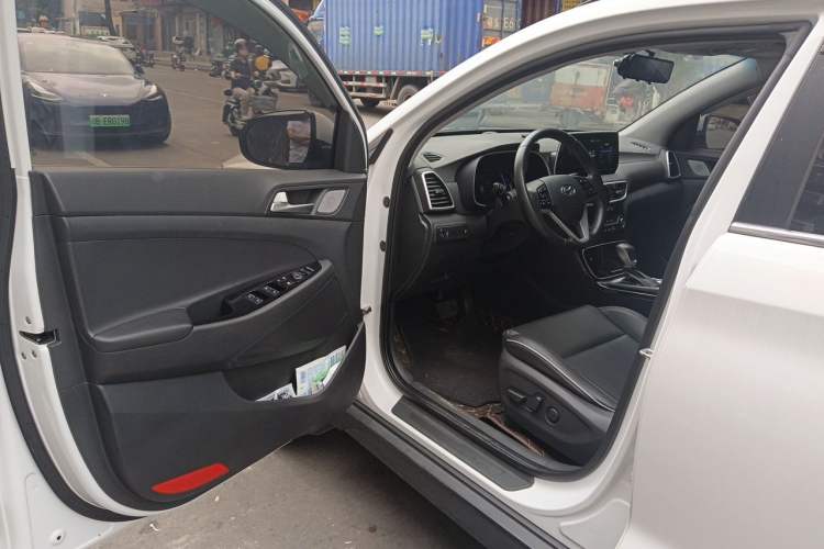 Used Hyundai Tucson 2020 280TGDi Two-Wheel-Drive GLS Fashion Edition China VI Standard Driver Seat