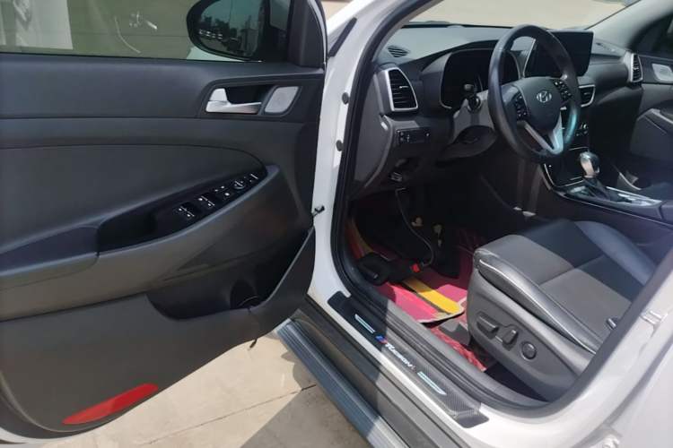 Used Hyundai Tucson 2020 280TGDi Two-Wheel-Drive GLS Fashion Edition China VI Standard Driver Seat