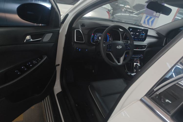 Used Hyundai Tucson 2020 280TGDi Two-Wheel-Drive GLS Fashion Edition China VI Standard Driver Seat