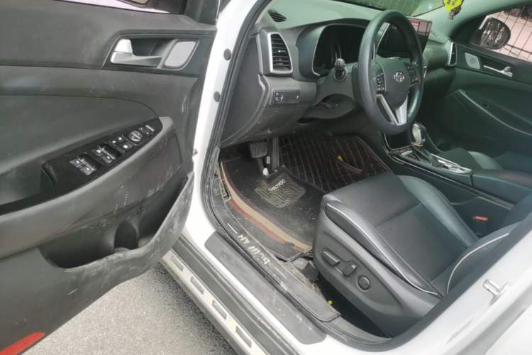 Used Hyundai Tucson 2020 280TGDi Two-Wheel-Drive GLS Fashion Edition China VI Standard Driver Seat
