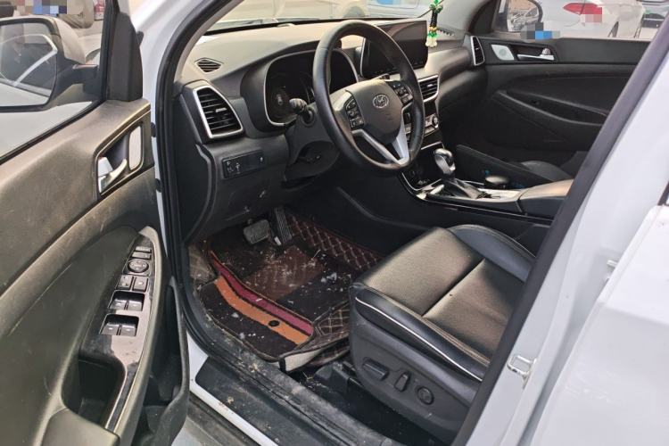 Used Hyundai Tucson 2020 280TGDi Two-Wheel-Drive GLS Fashion Edition China VI Standard Driver Seat
