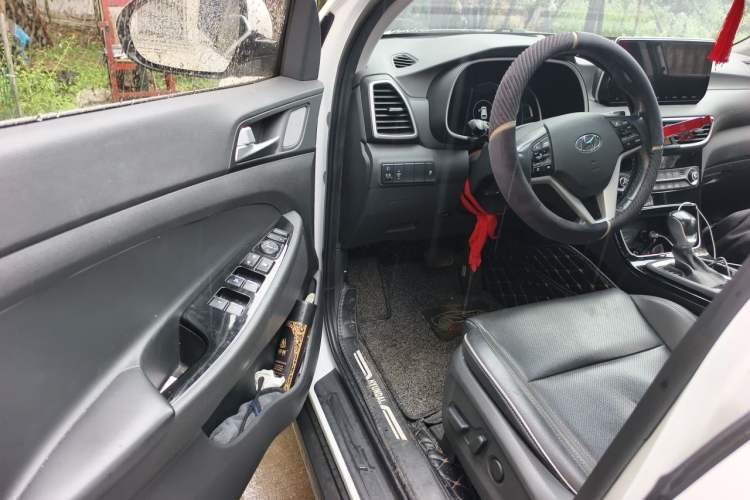 Used Hyundai Tucson 2020 280TGDi Dual-Clutch Two-Wheel Drive Fashion Edition China V Standard Driver Seat