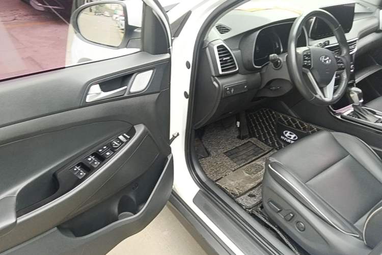 Used Hyundai Tucson 2020 280TGDi Two-Wheel-Drive GLS Smart Connectivity Version China VI Standard Driver Seat