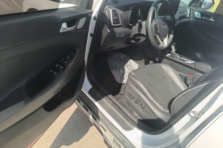 Used Hyundai Tucson 2020 280TGDi Two-Wheel-Drive GLS Fashion Edition China VI Standard Driver Seat
