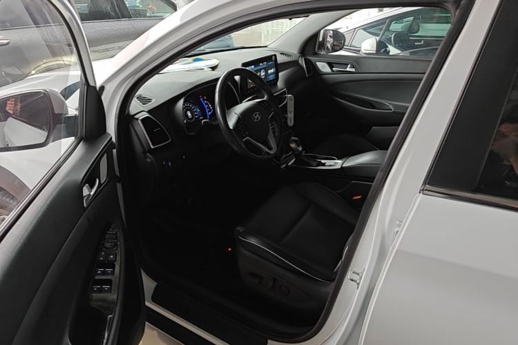 Used Hyundai Tucson 2020 280TGDi Two-Wheel-Drive GLS Fashion Edition China VI Standard Driver Seat