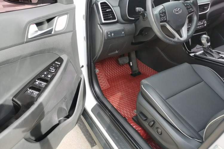 Used Hyundai Tucson 2020 280TGDi Two-Wheel-Drive GLS Fashion Edition China VI Standard Driver Seat