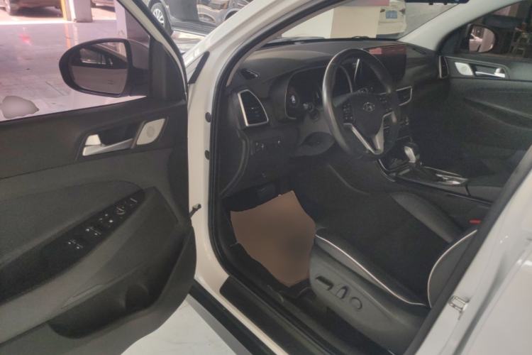Used Hyundai Tucson 2020 280TGDi Two-Wheel-Drive GLS Smart Connectivity Version China VI Standard Driver Seat