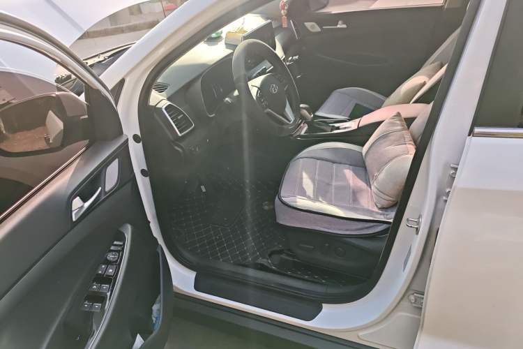 Used Hyundai Tucson 2020 280TGDi Two-Wheel-Drive GLS Smart Connectivity Version China VI Standard Driver Seat