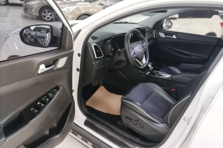 Used Hyundai Tucson 2020 280TGDi Two-Wheel-Drive GLS Fashion Edition China VI Standard Driver Seat