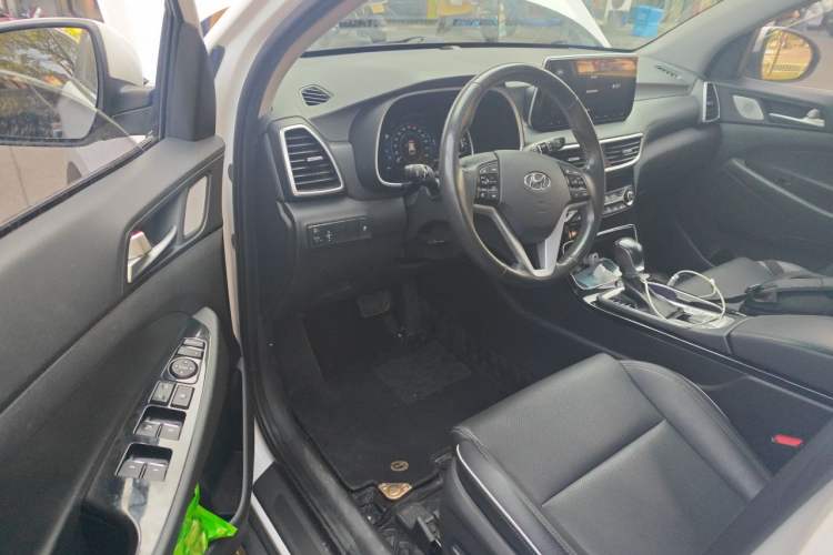 Used Hyundai Tucson 2020 280TGDi Two-Wheel-Drive GLS Smart Connectivity Version China VI Standard Driver Seat