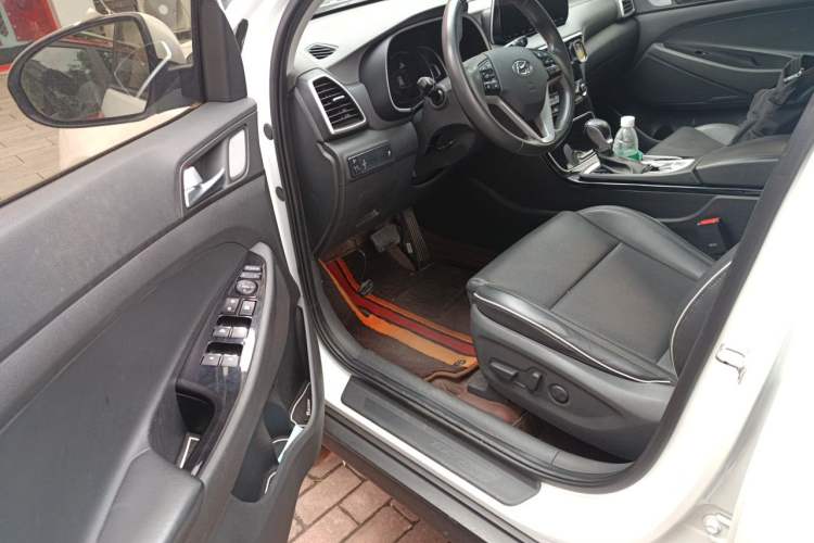 Used Hyundai Tucson 2020 280TGDi Two-Wheel-Drive GLS Fashion Edition China VI Standard Driver Seat