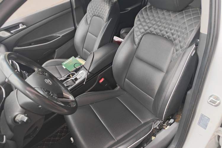 Used Hyundai Tucson 2020 280TGDi Two-Wheel-Drive GLS Fashion Edition China VI Standard Driver Seat