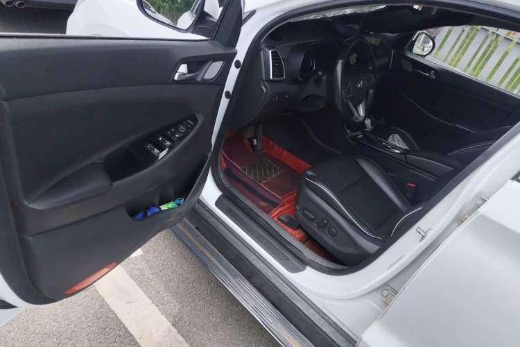 Used Hyundai Tucson 2020 280TGDi Two-Wheel-Drive GLS Smart Connectivity Version China VI Standard Driver Seat
