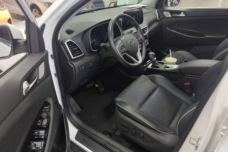 Used Hyundai Tucson 2020 280TGDi Two-Wheel-Drive GLS Smart Connectivity Version China VI Standard Driver Seat