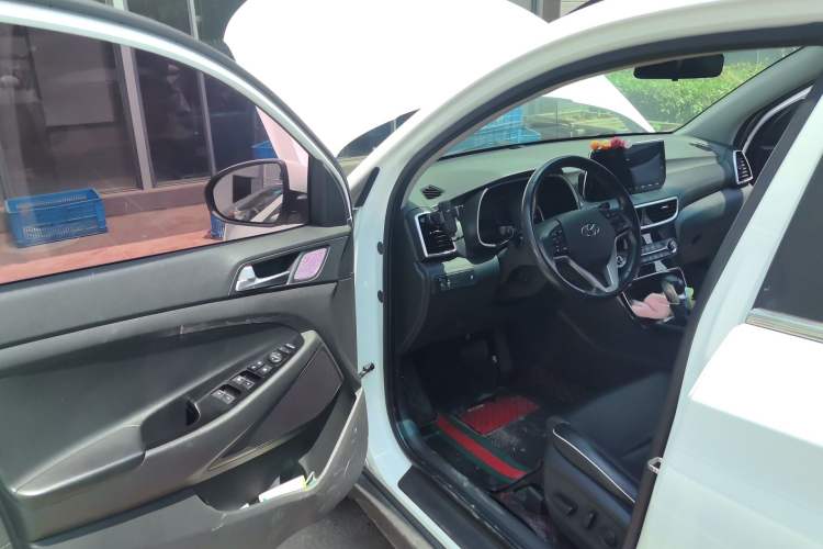 Used Hyundai Tucson 2020 280TGDi Two-Wheel-Drive GLS Fashion Edition China VI Standard Driver Seat