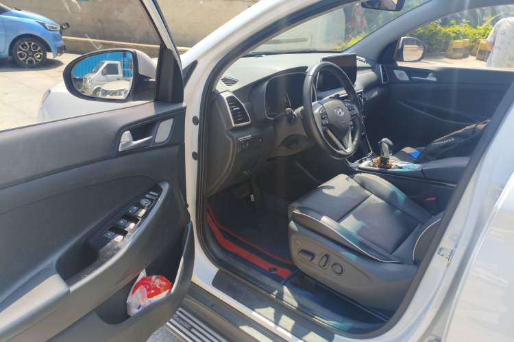 Used Hyundai Tucson 2020 280TGDi Two-Wheel-Drive GLS Fashion Edition China VI Standard Driver Seat