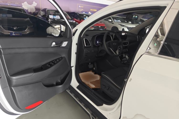 Used Hyundai Tucson 2020 280TGDi Two-Wheel-Drive GLS Fashion Edition China VI Standard Driver Seat