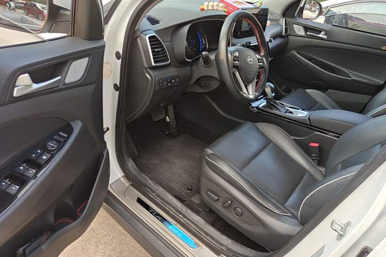 Used Hyundai Tucson 2020 280 TGDi Two-Wheel-Drive DLX Smart Enjoyment Version China VI Standard Driver Seat